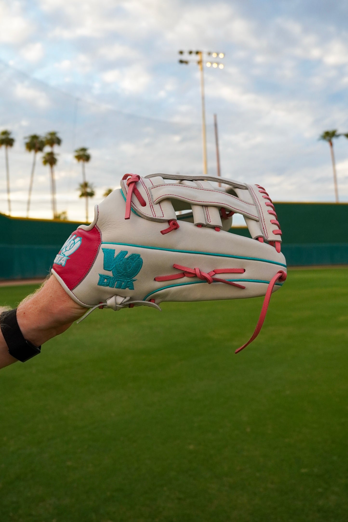 12.75 Wodita Trapper - 3 Fingered Outfield Glove